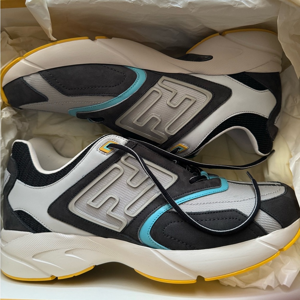 Never worn Fendi Sneakers US 11